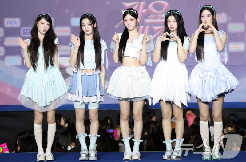 '<b>아일릿</b> 소속사' 빌리프랩, 뉴진스 팬덤 '<b>팀 버니즈</b>'에 1억 <b>손배소</b>…"명...