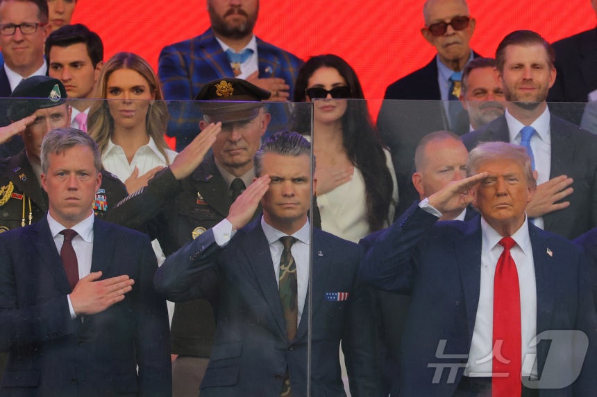 도널드 트럼프 미국 대통령,피트 헤그세스 국방장관,<a href=