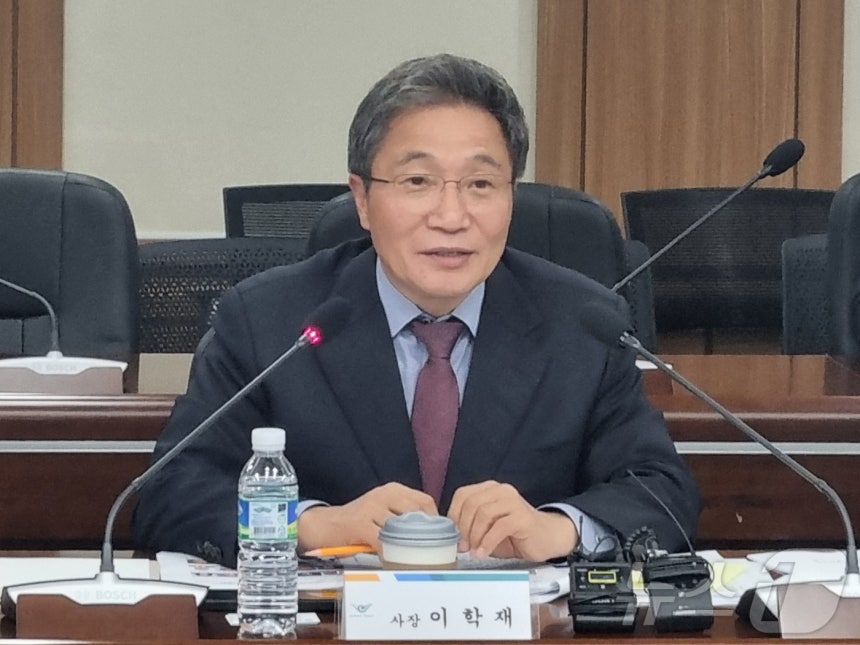 이학재 인천국제공항공사 사장이 16일 오전 인천 중구 공항청사에서 열린 기자간담회에서 발언하고 있다.(인천국제공항공사 제공.재판매 및 DB 금지) 2025.12.16/뉴스1