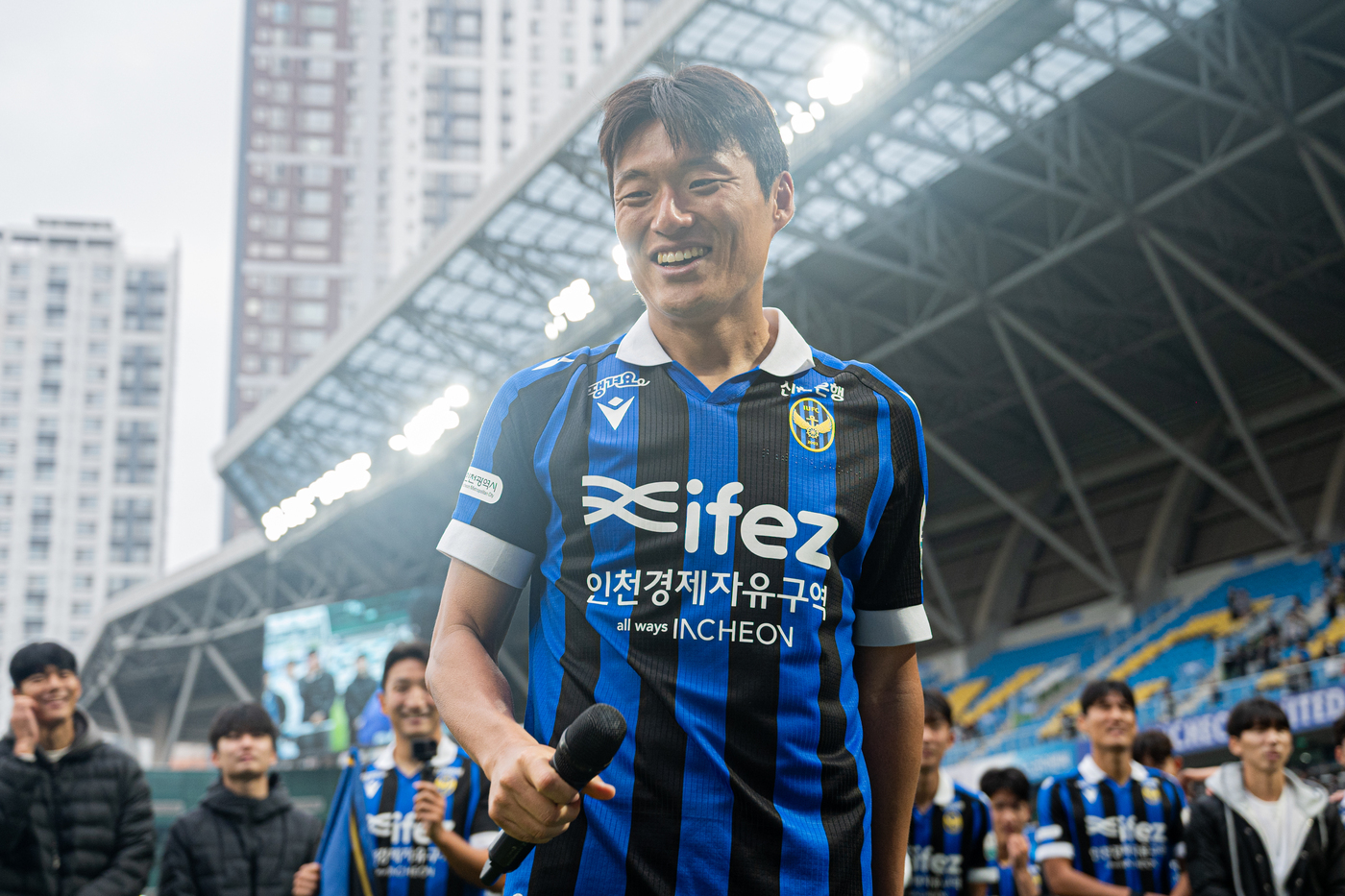 '승격' <b>인천</b>유나이티드, 캡틴 <b>이명주</b>와 <b>연장 계약</b> 체결
