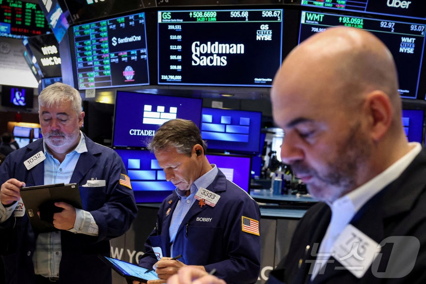 뉴욕증권거래소 트레이더들 ⓒ 로이터=뉴스1