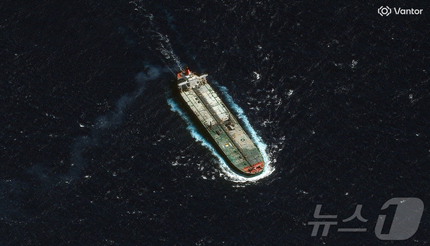 12일(현지시간) 카리브해 과들루프 북부에서 포착된 유조선 '스키퍼'의 위성사진.미군은 지난 10일 베네수엘라 연안에서 제재 대상이었던 스키퍼를 나포했다.사진은 미국 우주 기업 반토르 제공.2025.12.12 