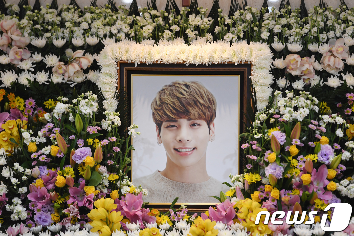 故 <b>샤이니 종현</b>, 벌써 <b>8주기</b>…여전히 짙은 그리움