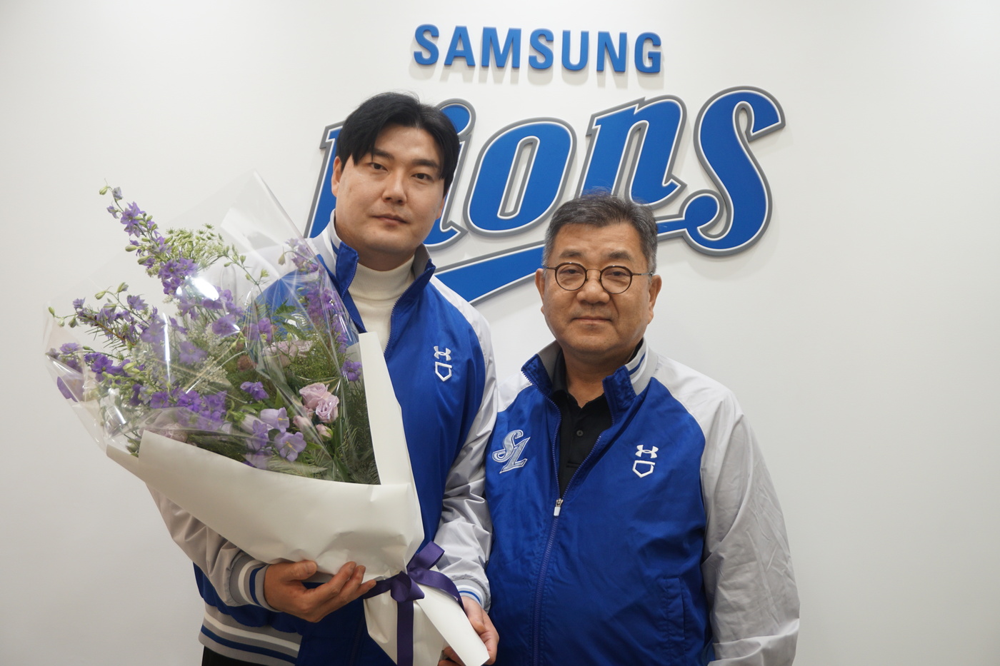 프로야구 삼성, '집토끼' <b>김태훈</b>·<b>이승현</b> 잡았다…나란히 FA <b>계약</b>