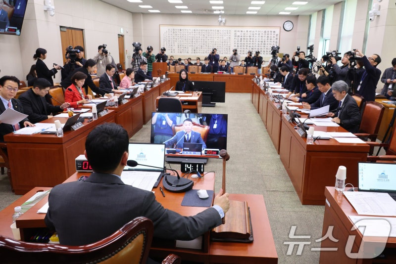유아 영어학원 '4세·7세 <b>고시 금지법</b>' 여야 합의로 법사위 통과