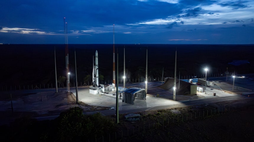 브라질 공군 산하 알칸타라 우주센터에 거치된 이노스페이스 첫 상업 발사체 '한빛 나노'.(이노스페이스 제공)