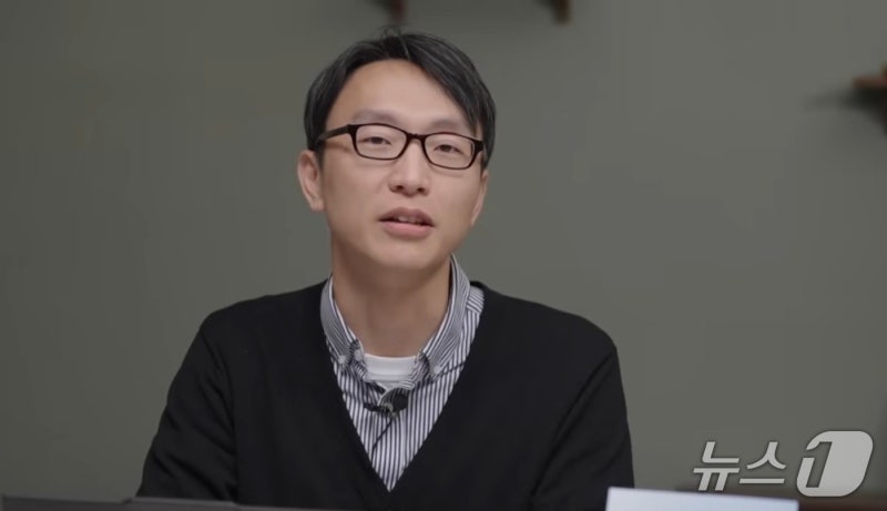 '저속노화' <b>정희원</b> 스토킹 혐의 피고소 연구원, 강제추행 혐의 <b>맞고소</b>