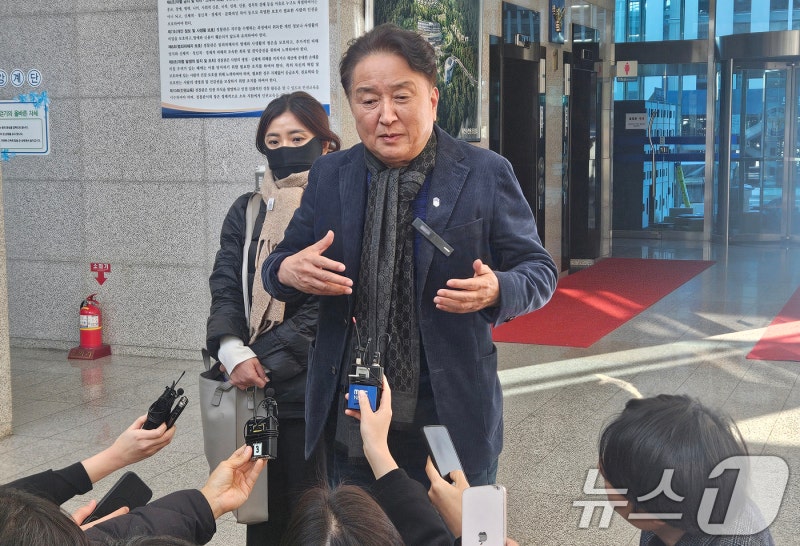 '<b>돈봉투 수수 의혹</b>' <b>김영환</b> 충북지사 "정치적 의도 깔린 표적수사"(종합...