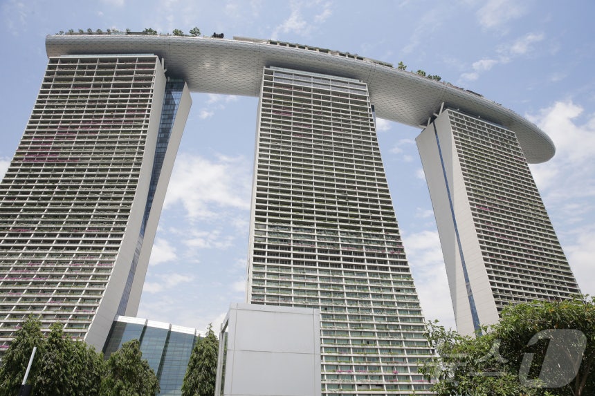 싱가포르의 랜드마크인 마리나베이샌즈 전경ⓒ News1