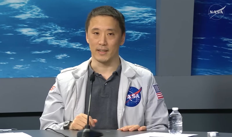 한국계 NASA <b>우주비행사 조니 김</b> "우주서 김·밥·김치 그리웠다"
