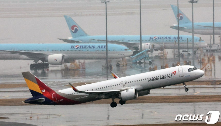 아시아나 항공기 이륙 장면 24.1.14/뉴스1 ⓒ News1 장수영 기자