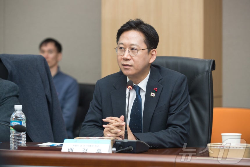 배경훈 부총리 겸 과학기술정보통신부 장관이 22일 오후 세종특별자치시 국가과학기술연구회에서 열린 '출연연 기관장 간담회' 에서 발언하고 있다.(과학기술정보통신부 제공.재판매 및 DB 금지) 2025.12.22/뉴