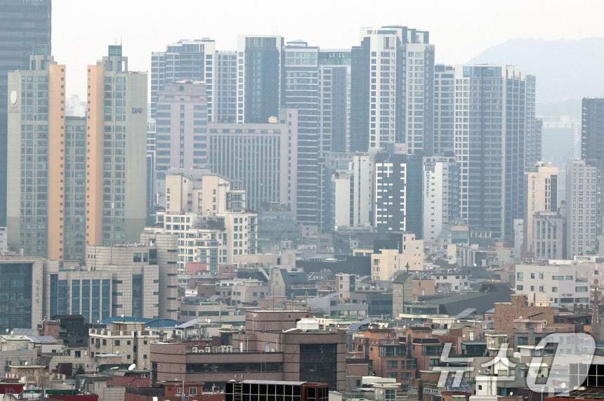 사진은 이날 서울의 한 빌라와 아파트 단지.2025.12.28/뉴스1 ⓒ News1 구윤성 기자