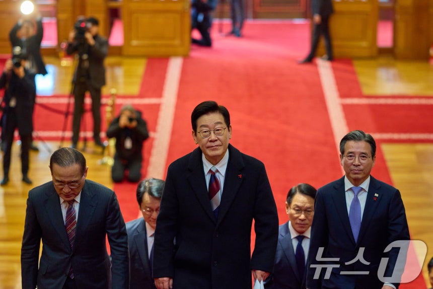 이재명 대통령이 지난달 29일 청와대로 첫 출근하는 모습. (청와대 제공. 재판매 및 DB 금지) 2025.12.29/뉴스1 ⓒ News1 이재명 기자