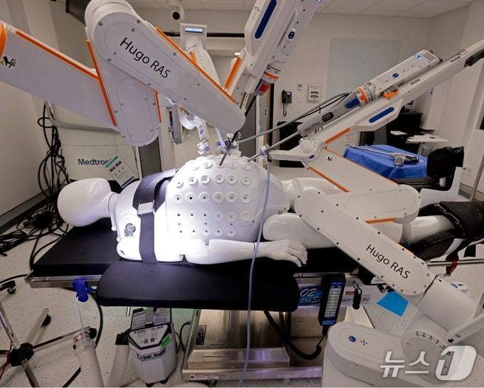 일론 머스크 테슬라 CEO X에 올라온 뉴럴링크 이미지 갈무리