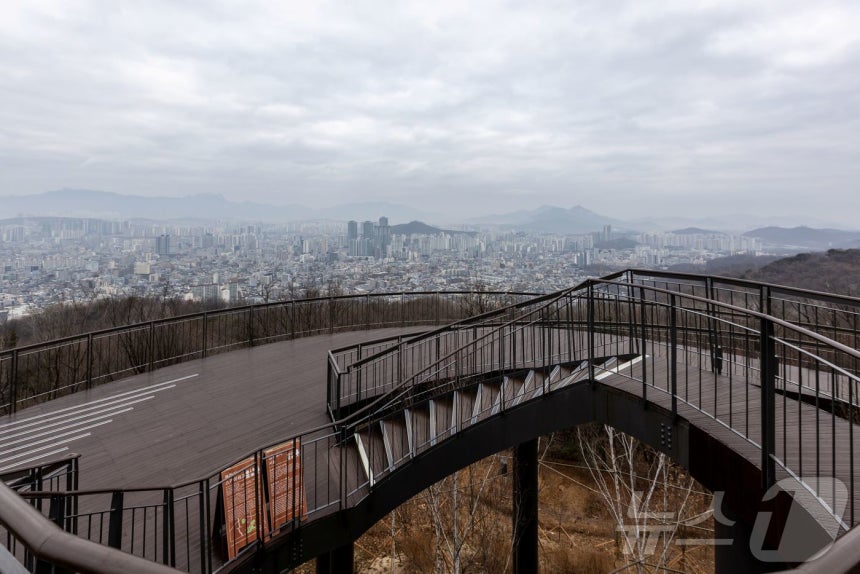 용마산 스카이워크(서울관광재단 제공)