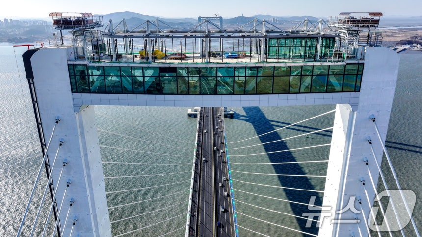 인천 제3연륙교가 개통된 5일 차량들이 제3연륙교를 통행하고 있다. 2026.1.5/뉴스1 ⓒ News1 이호윤 기자