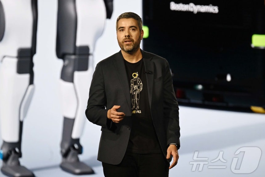 세계 최대 가전·정보기술(IT) 전시회 'CES 2026' 개막을 하루 앞둔 5일(현지시간) 미국 네바다주 라스베이거스 만달레이베이에서 열린 현대차그룹 프레스 컨퍼런스에서 알베르토 로드리게즈 보스턴다이나믹스 아틀라스