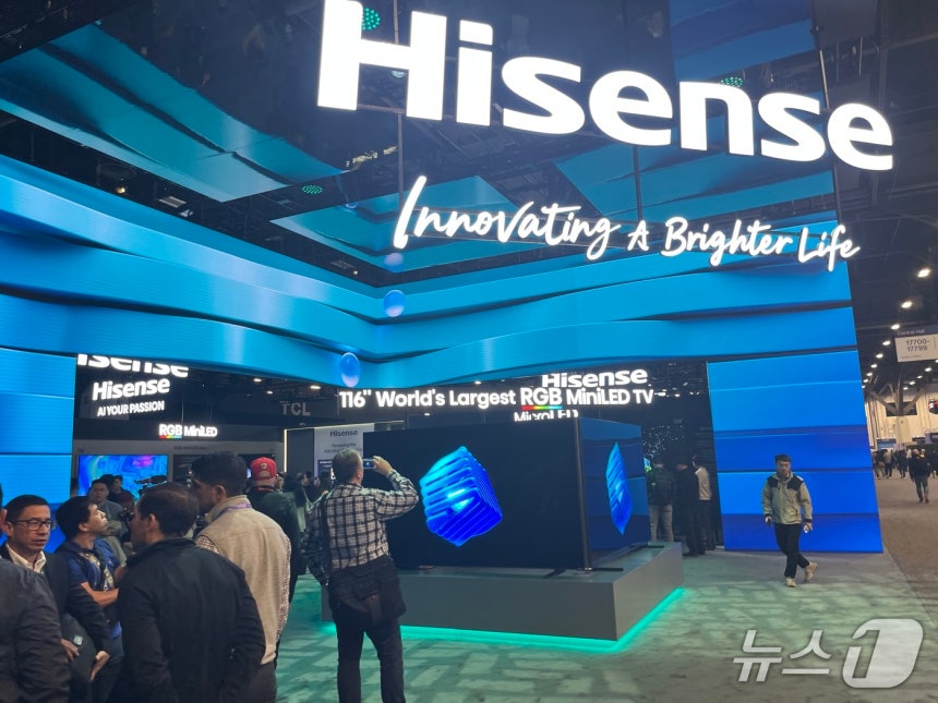 중국기업 하이센스가 CES 2026이 열린 라스베이거스 컨벤션 센터(LVCC) 센트럴홀에 마련한 부스 모습.2026.1.7/뉴스1 ⓒ News1 원태성 기자