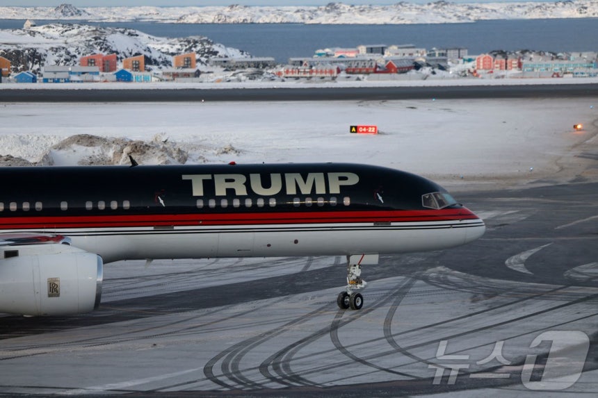 2025년 1월 7일 도널드 트럼프 미국 대통령의 장남 트럼프 주니어가 전용기로 그린란드 누크를 방문했다.2025.01.07 ⓒ AFP=뉴스1 ⓒ News1 이지예 객원기자