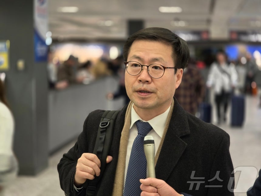 여한구 산업통상자원부 통상교섭본부장이 11일(현지시간) 미국 워싱턴DC 덜레스국제공항을 통해 입국하면서 기자들의 질문에 답하고 있다.2026.01.11.ⓒ News1 류정민 특파원