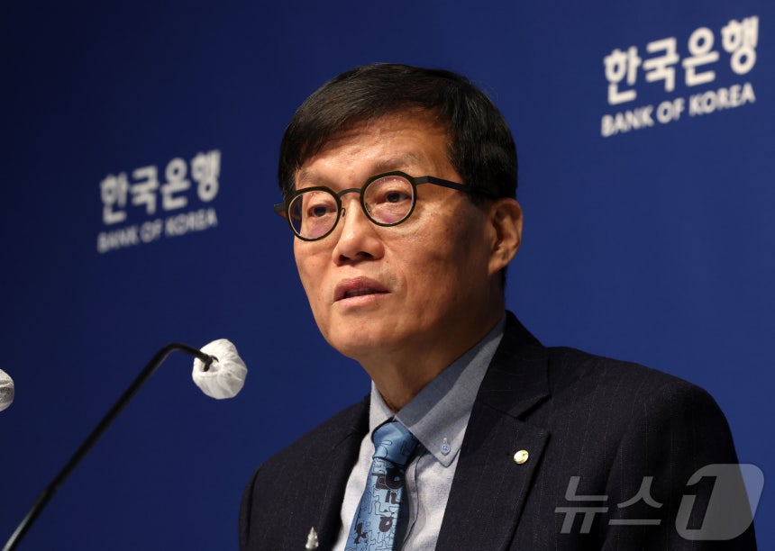 이창용 한국은행 총재가 15일 서울 중구 한국은행에서 열린 금융통화위원회 금리 결정에 대한 기자간담회에서 발언하고 있다.(공동취재) 2026.1.15/뉴스1 ⓒ News1 김진환 기자