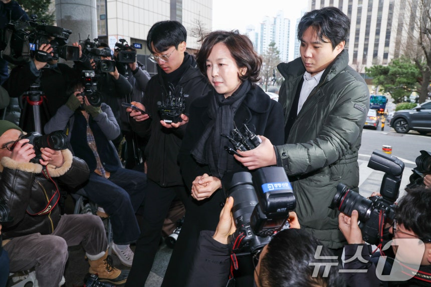 '공천 헌금' 의혹을 받는 김경 서울시의원이 15일 오전 마포구 서울경찰청 광역수사단 공공범죄수사대에서 피의자 신분으로 경찰 조사를 받기 위해 입장하고 있다.2026.1.15/뉴스1 ⓒ News1 안은나 기자