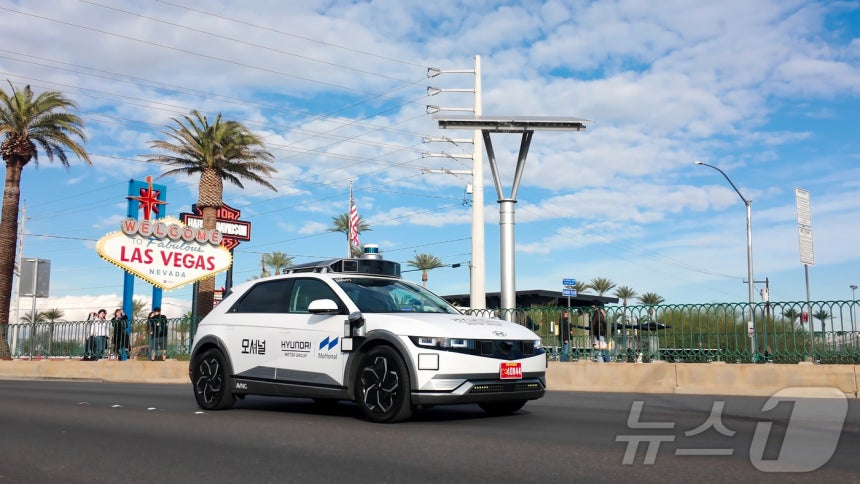 현대자동차그룹의 자율주행 합작법인 모셔널은 지난 8일(현지시간) 미국 라스베이거스에 위치한 테크니컬 센터에서 모셔널의 자율주행 기술 개발 현황과 향후 전략을 소개하는 기자 간담회를 개최했다고 12일 밝혔다.사진은 