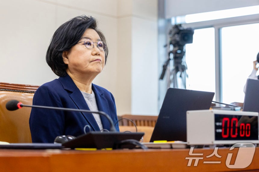 이혜훈 기획예산처 장관 후보자가 23일 서울 여의도 국회에서 열린 제431회국회(임시회) 재정경제기획위원회 인사청문회에 출석해 있다.ⓒ News1 국회사진기자단