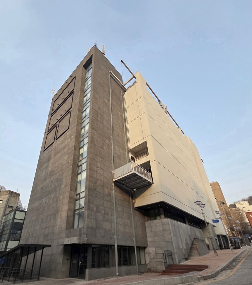 NOL 씨어터 대학로 외관(놀유니버스 제공)