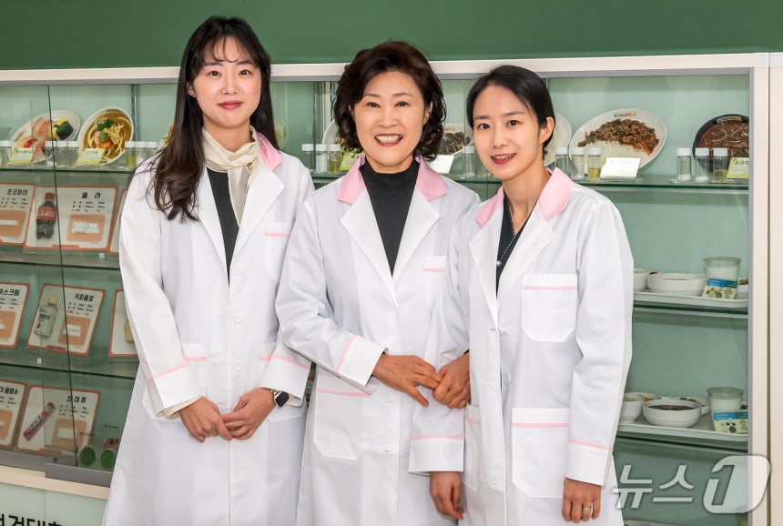 ����� ���迡 �Բ� �հ��� ������ ��(���)�� �� �躸��(������)������ �� �ڸ�.(�뱸���Ǵ� ����. ���Ǹ� �� DB ����)