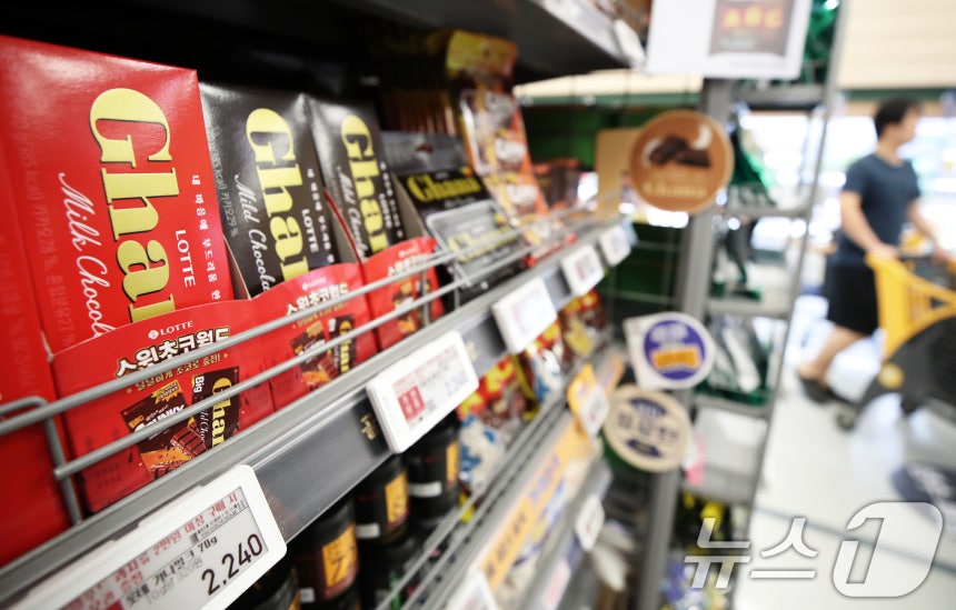 서울의 한 대형마트에 초콜릿이 진열되어 있다. /뉴스1 ⓒ News1