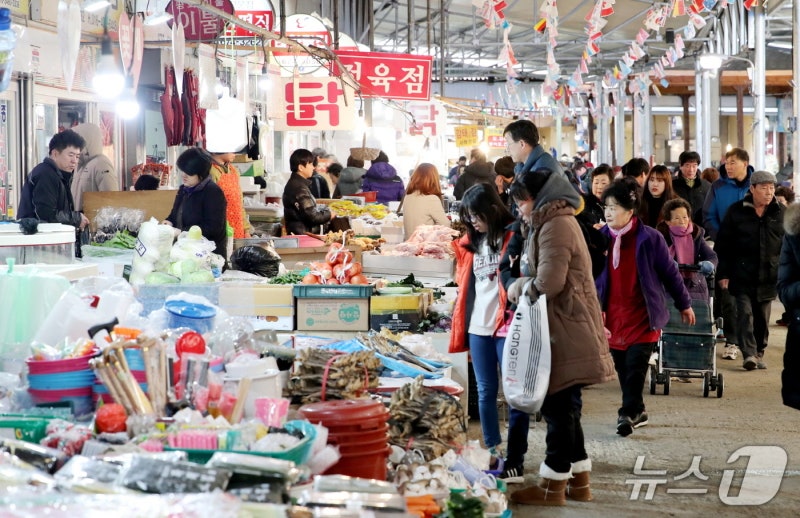 인천시·태안군, 설맞이 전통시장 온누리상품권 환급 행사…최대 2만원 환급
