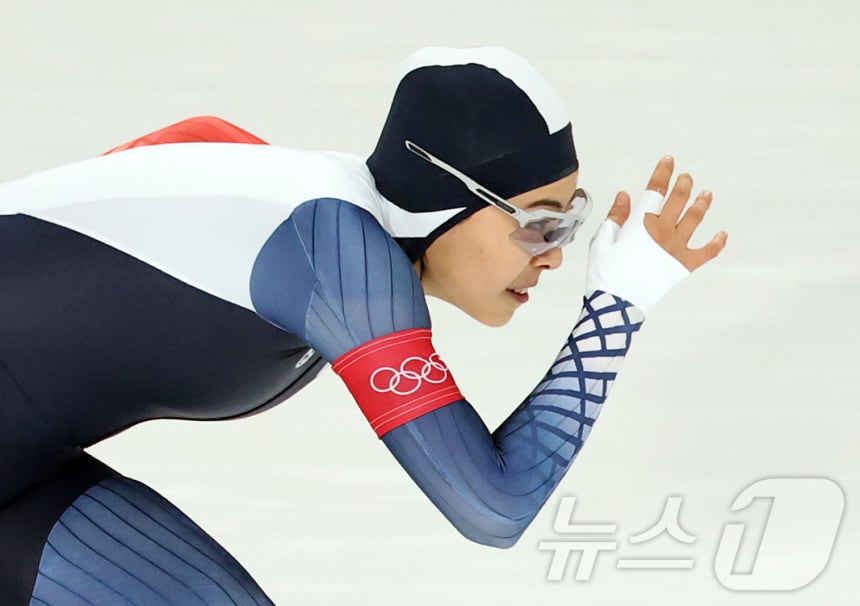 스피드스케이팅 이나현이 9일(현지시간) 이탈리아 밀라노 스피드스케이팅 스타디움에서 열린 여자 1000m에 출전해 역주를 펼치고 있다. 이날 이나현은 1분15초76으로 최종 9위를 