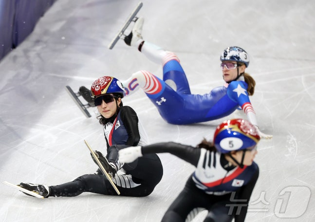 "무릎꿇고 사과해"…김길리 넘어뜨린 美선수, 쏟아진 악플에 SNS 댓글 차단