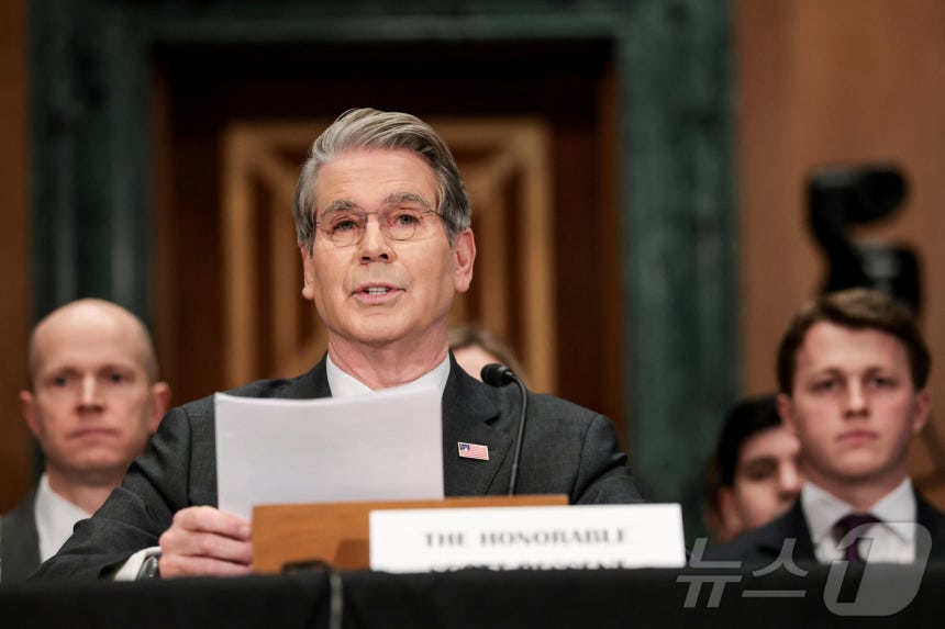 스콧 베선트 미 재무장관이 5일(현지시간) 미국 워싱턴 DC 의회 의사당에서 열린 상원 은행·주택·도시문제위원회의 금융안정감독위원회(FSOC) 연례 의회 보고서 관련 청문회에서 발언하고 있다. 2026.02.05. 