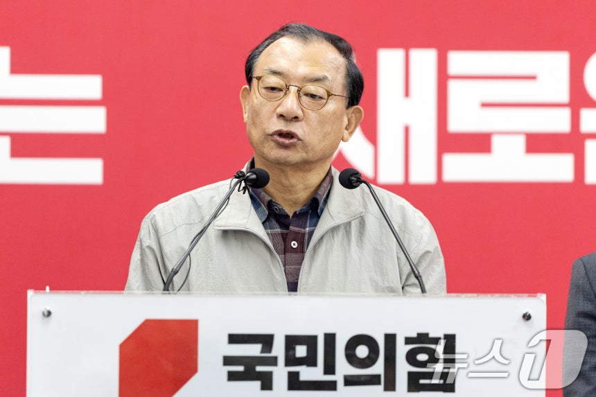 이정현 국민의힘 공천관리위원장이 지난 16일 서울 여의도 중앙당사에서 김영환 충북도지사 컷오프(공천배제) 관련 브리핑을 하고 있다.2026.3.16 ⓒ 뉴스1 이승배 기자