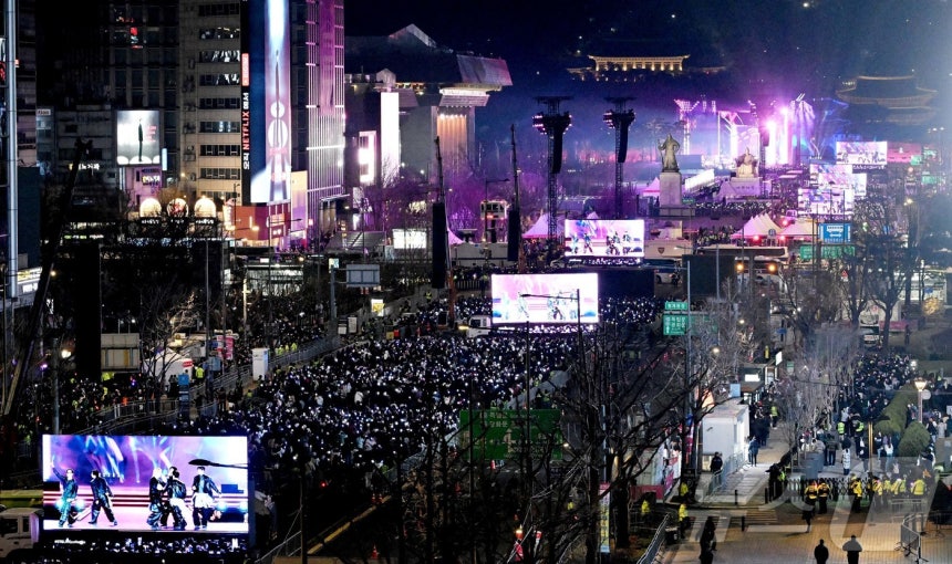 방탄소년단(BTS)이 21일 서울 광화문광장에서 'BTS 컴백 라이브: 아리랑' 발매 기념 컴백 공연을 하고 있다.2026.3.23 ⓒ 뉴스1 조연우 기자