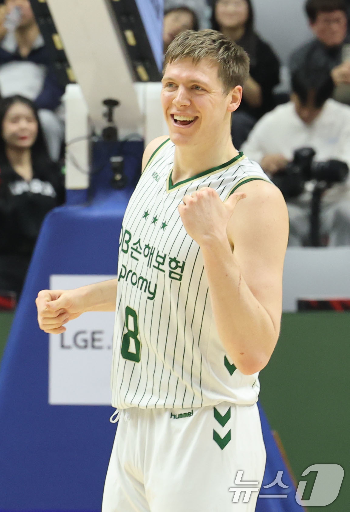 DB Pro Basketball chiến thắng nghẹt thở trước Hyundai Mobis, rút ngắn khoảng cách với đội thứ 3