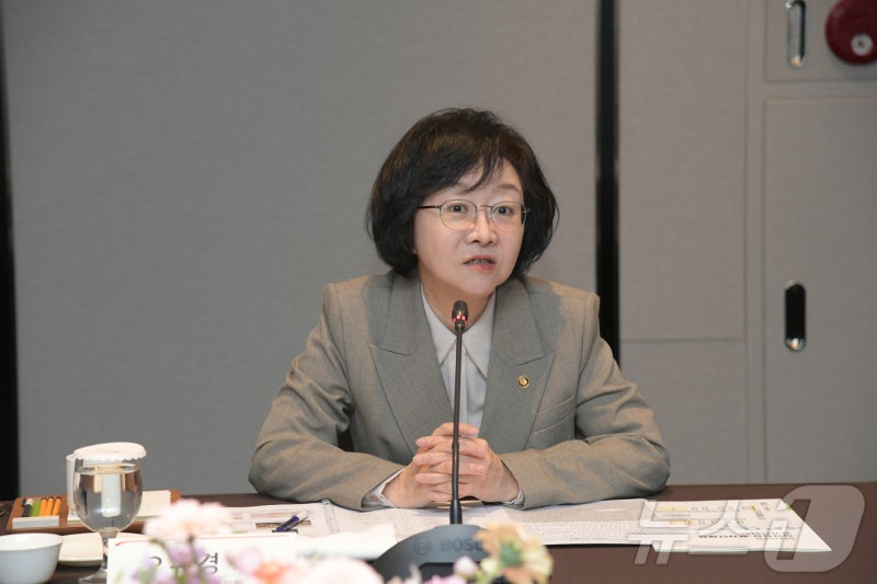 정부 "레진 보건의료용 우선 공급, 약 소포장 의무 완화할 것"