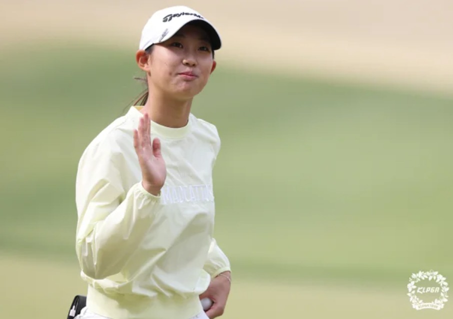 '14세' 김서아 깜짝 돌풍…34년 만에 <b>박세리</b> 최연소 우승 기록 깰까(종합...