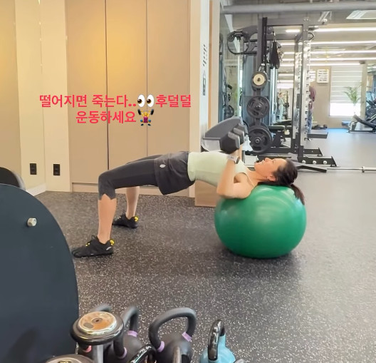 孫藝真Instagram展現驚人核心肌群，玄彬妻子新劇《醜聞》演出受矚目