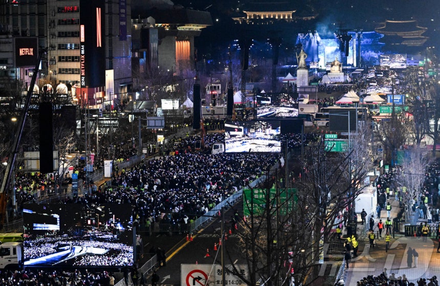 3년 9개월 만에 완전체로 복귀하는 방탄소년단(BTS)의 'BTS 컴백 라이브: ARIRANG' 공연이 3월 21일 서울 광화문광장 일대에서 펼쳐졌다. (사진공동취재단)