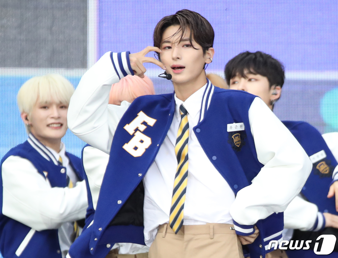 <b>유준원</b>, 새 소속사서 데뷔 준비…펑키스튜디오 측 "법적 조치 검토"(종합...