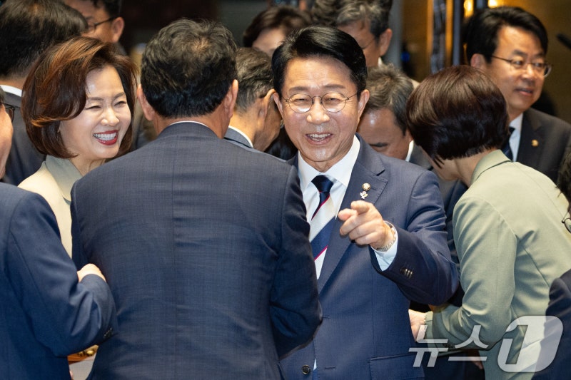 조정식 <b>국회의장</b> 후보, 민주당 의총 참석