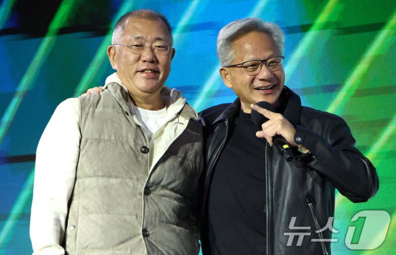 <b>정의선</b> 회장 '삼소 <b>회동</b>' 대신 <b>젠슨 황</b> 양재 사옥 초청 "이유 있네"