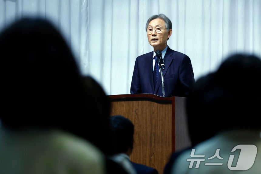 고광헌 방송미디어통신심의위원회 위원장이 16일 오후 서울시 양천구 목동동로 방송회관에서 열린 취임식에서 취임사를 하고 있다. 2026.4.16 ⓒ 뉴스1 박정호 기자