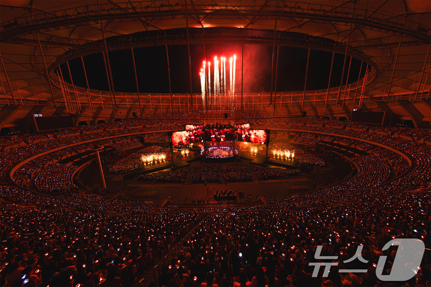 '<b>BTS</b> 월드투어 <b>아리랑 인 부산</b>'