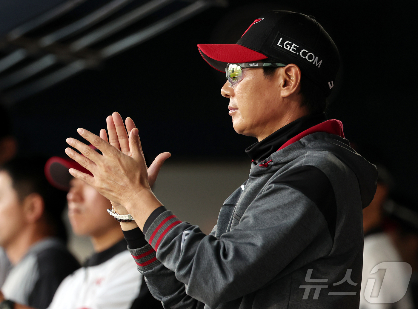 프로야구 LG, 롯데 꺾고 시즌 40승 선착…키움 연이틀 한화 격파(종합)