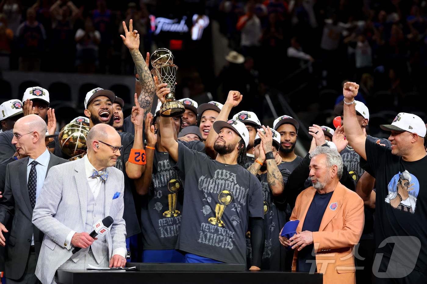 <b>NBA</b> <b>뉴욕</b>, 53년 만에 <b>우승</b> 한풀이…브런슨 파이널 MVP